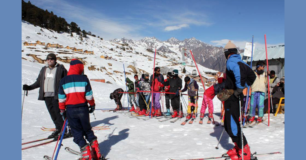 Skiing in Auli