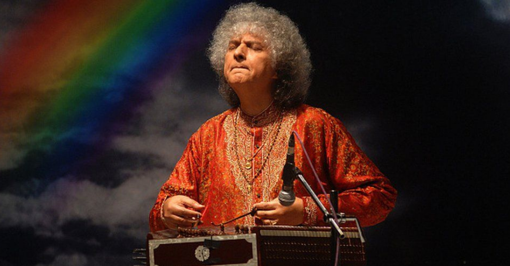 Pandit Shiv Kumar Sharma playing Santoor