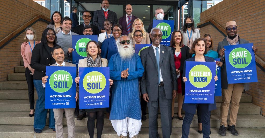 Sadhguru with the members of UNCCD